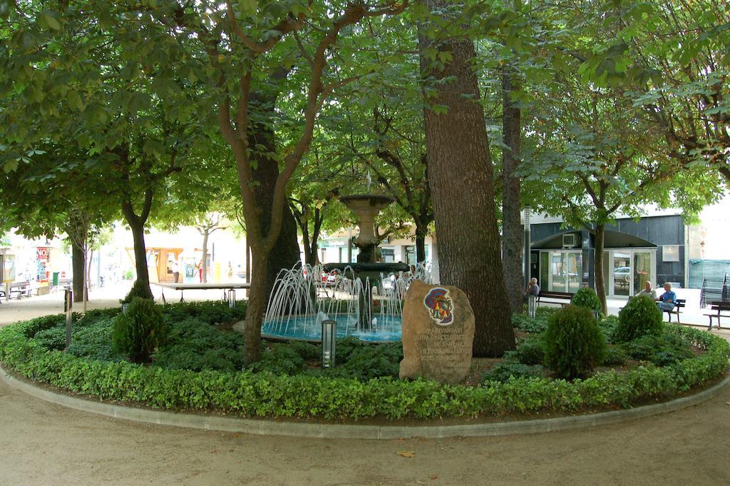 Hostal Torras Sant Hilari Sacalm Buitenkant foto