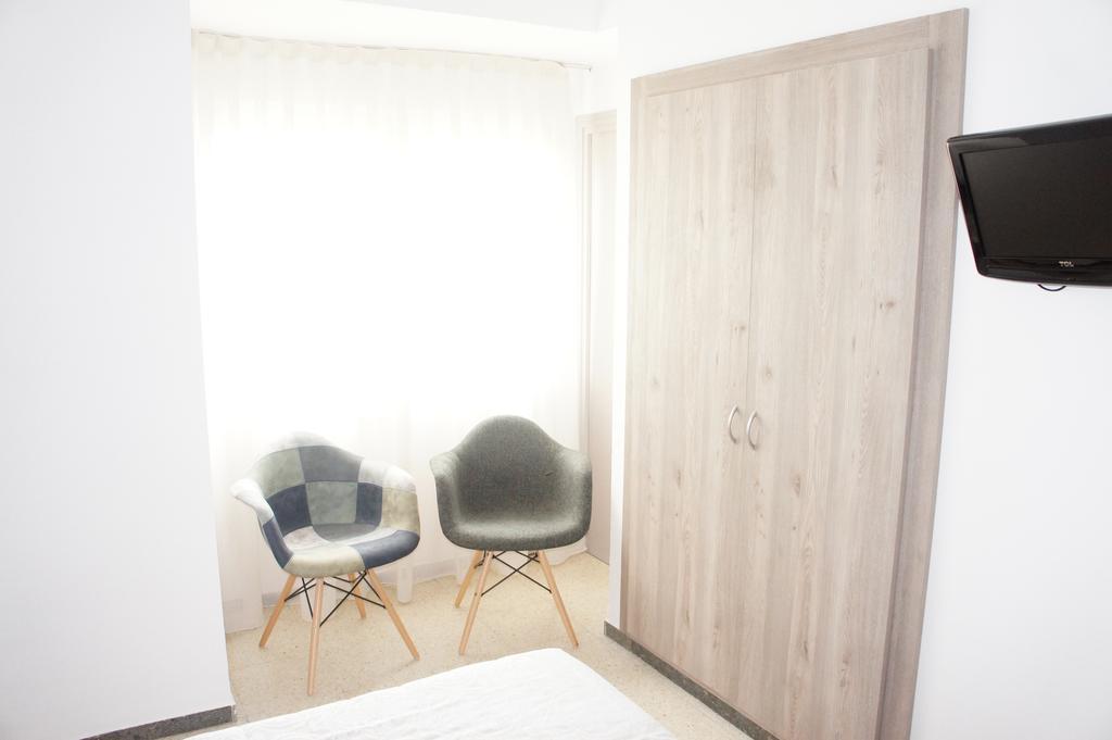 Hostal Torras Sant Hilari Sacalm Buitenkant foto