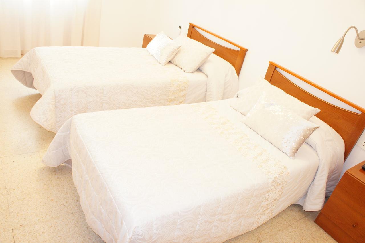 Hostal Torras Sant Hilari Sacalm Buitenkant foto