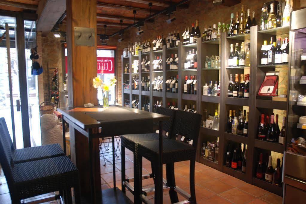 Hostal Torras Sant Hilari Sacalm Buitenkant foto