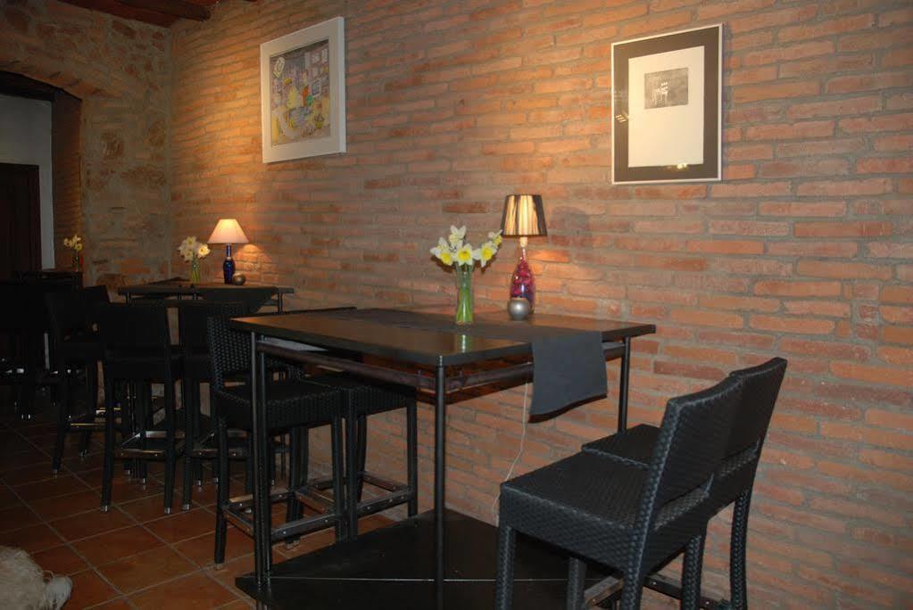 Hostal Torras Sant Hilari Sacalm Buitenkant foto