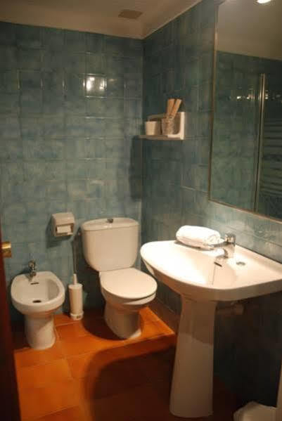 Hostal Torras Sant Hilari Sacalm Buitenkant foto