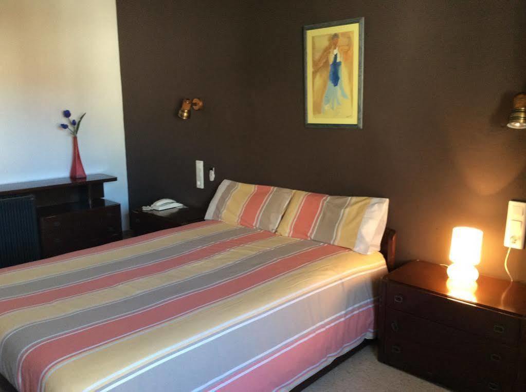 Hostal Torras Sant Hilari Sacalm Buitenkant foto
