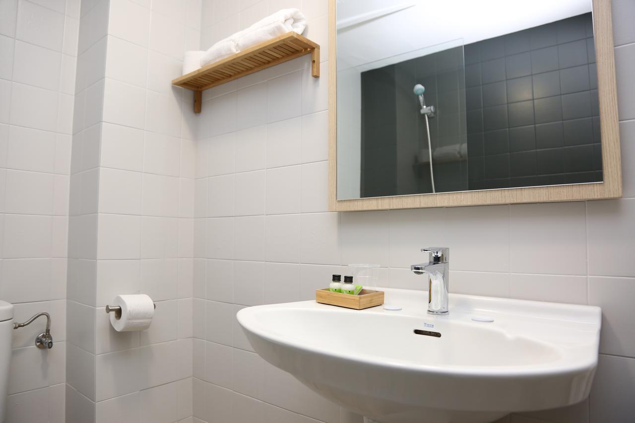 Hostal Torras Sant Hilari Sacalm Buitenkant foto
