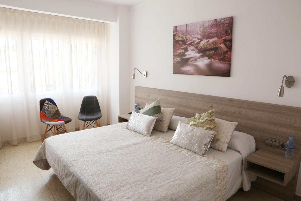 Hostal Torras Sant Hilari Sacalm Buitenkant foto