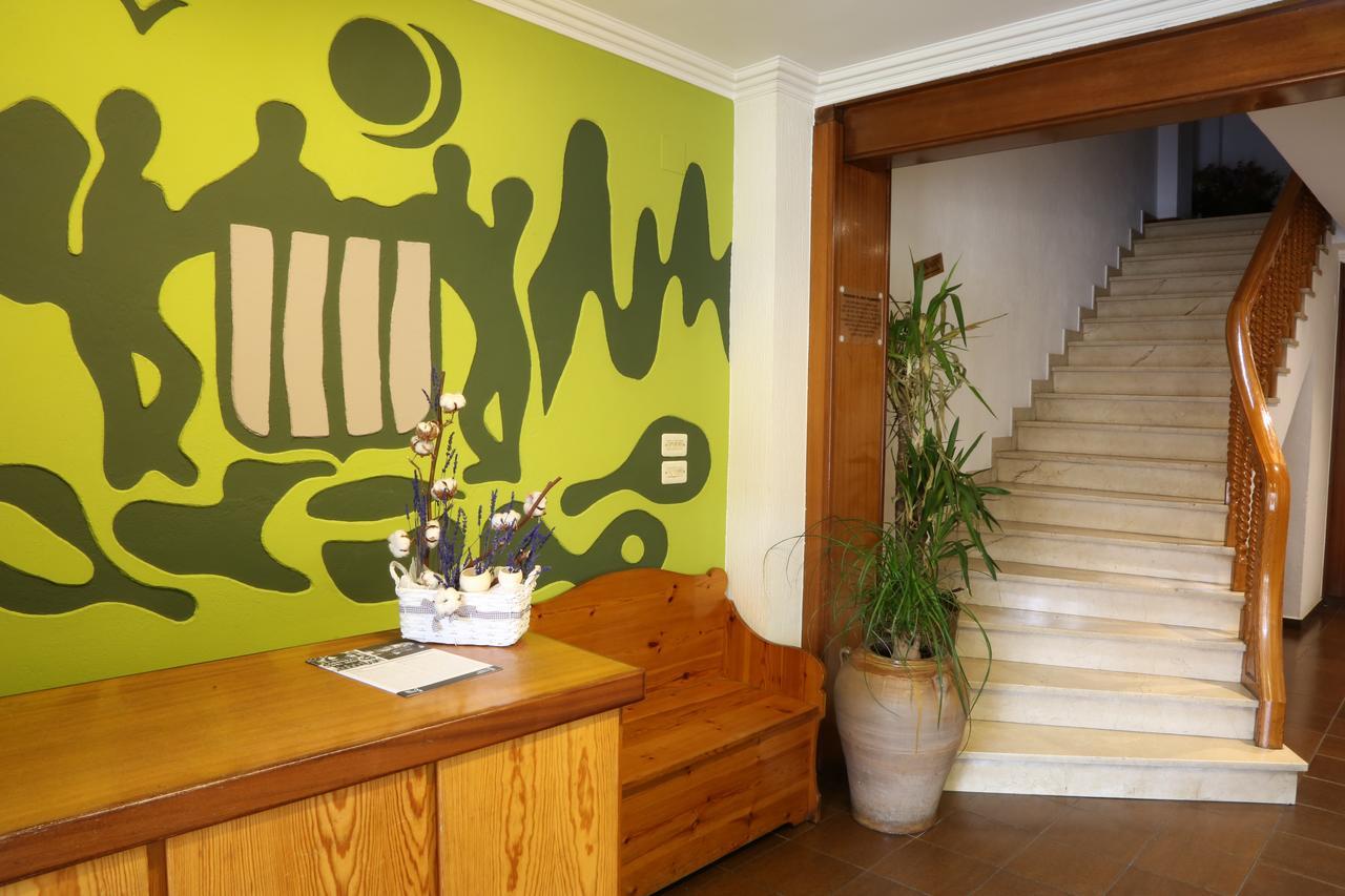 Hostal Torras Sant Hilari Sacalm Buitenkant foto